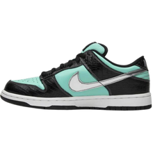 Diamond Supply Co. x Nike Dunk Low Pro SB 'Tiffany'