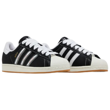 Daiki Tsuneta x atmos x adidas Superstar « Bleu modifié »