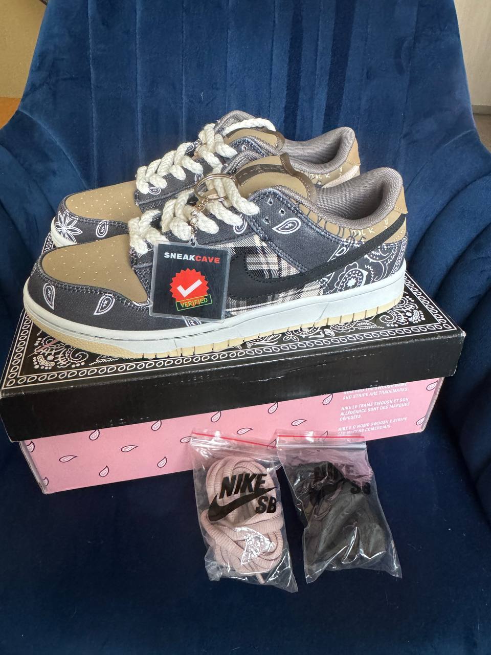 SneakCave customer feedback photo 2