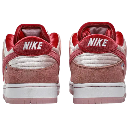 StrangeLove x Nike Dunk Low SB 'Día de San Valentín'