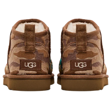 Bottes Ultra Mini classiques Palace x UGG « Camouflage châtaigne »